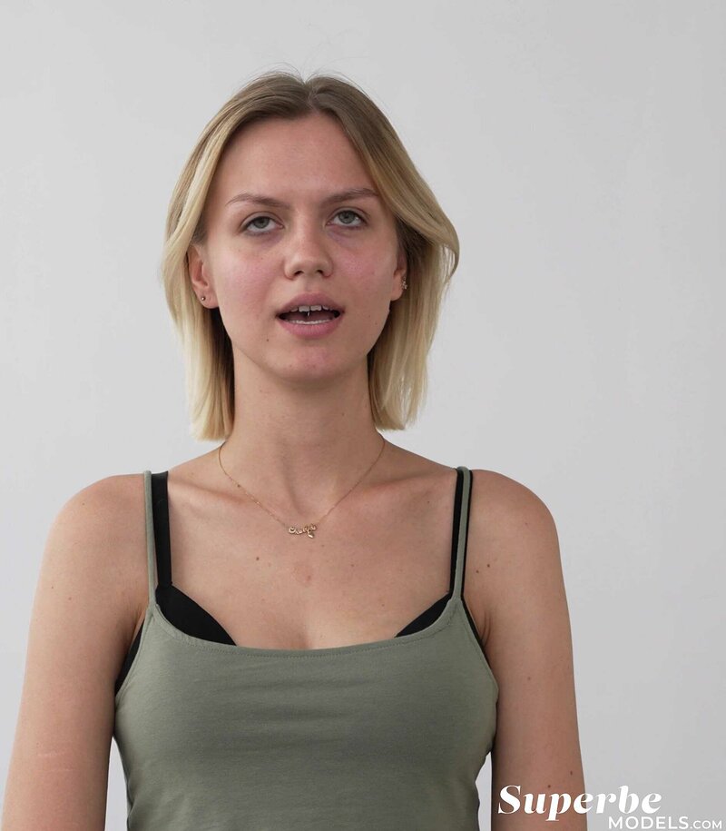 Карина, 23 года, 1 размер груди